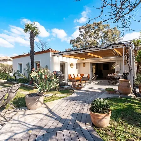 Modern With Hot Tub, 6p Villa *