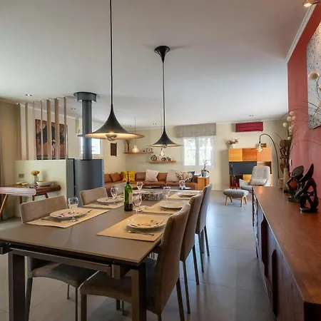 Modern With Hot Tub, 6p 别墅 *