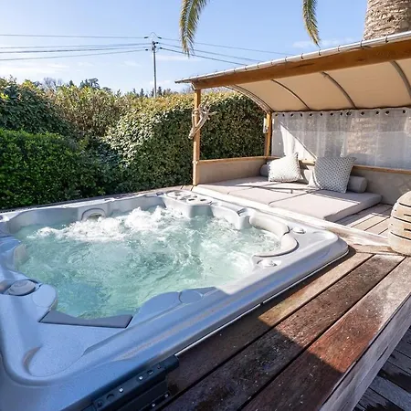 Modern With Hot Tub, 6p 别墅