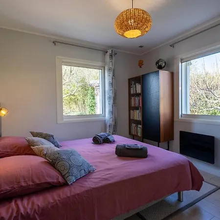 Modern With Hot Tub, 6p 别墅