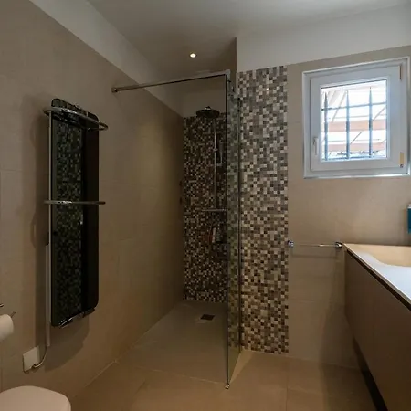 Modern With Hot Tub, 6p 别墅 罗克布伦河畔阿尔让